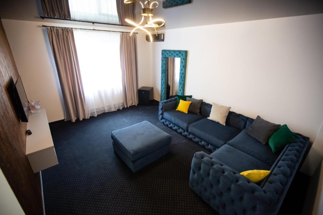 Hotel Renato House à Târgu Jiu Extérieur photo