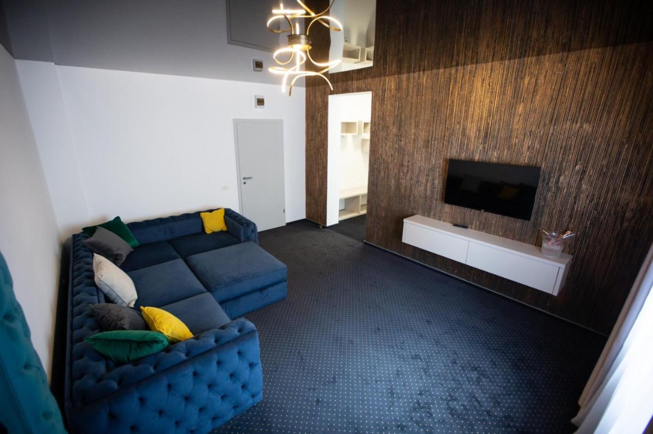 Hotel Renato House à Târgu Jiu Extérieur photo