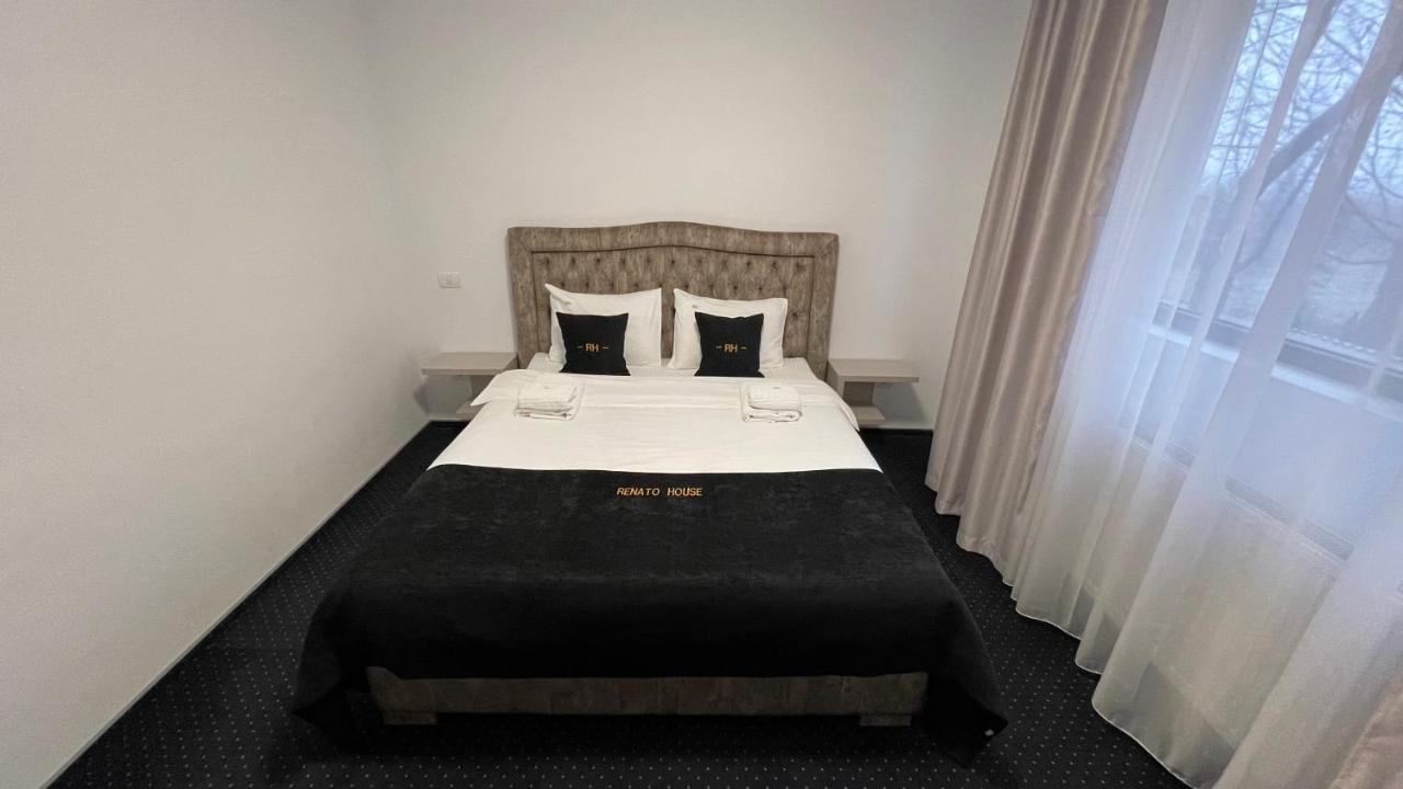 Hotel Renato House à Târgu Jiu Extérieur photo