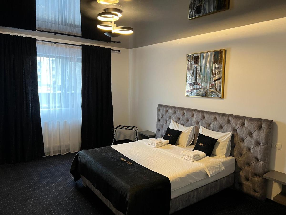 Hotel Renato House à Târgu Jiu Extérieur photo